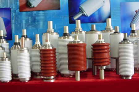 如何判斷真空斷路器中的真空滅弧室需要更換？