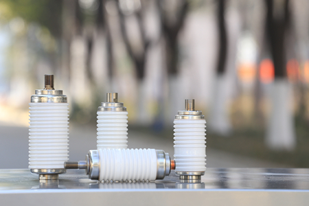 真空開關(guān)管接觸點選什么材質(zhì)好？一般為銅合金！