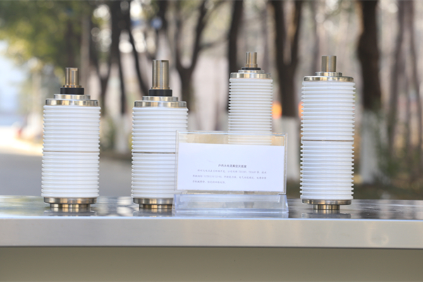 真空開(kāi)關(guān)管絕緣外殼采用玻璃材料，優(yōu)勢(shì)多多！